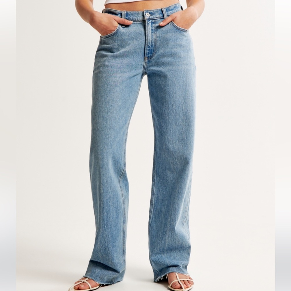 Abercrombie and Fitch The Baggy Low Rise Jean - Extra Short